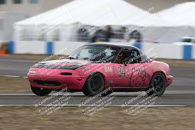 media/Nov-16-2025-CalClub SCCA (Sun) [[2975c16dfc]]/Group 4/Turn 1/